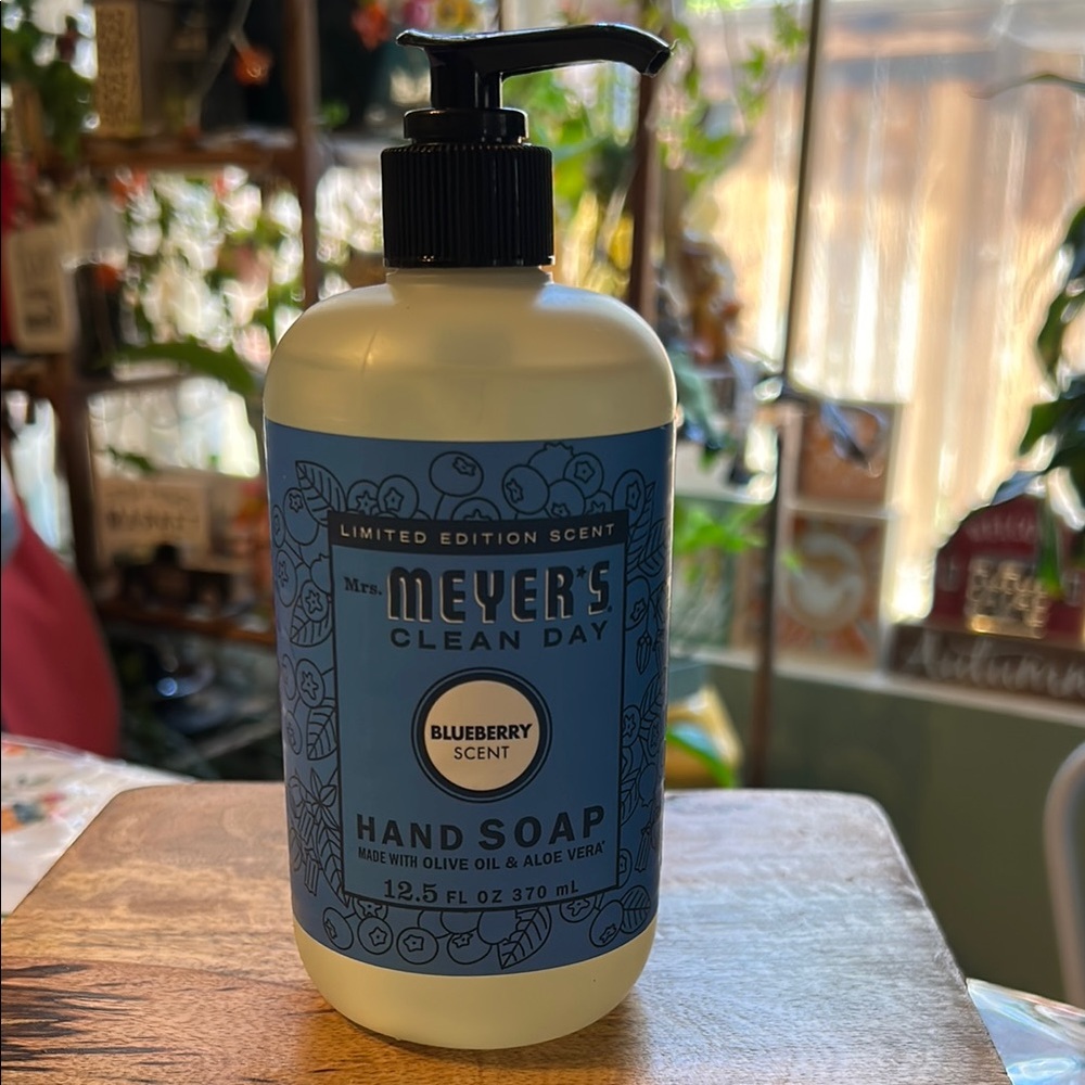 Mrs. Meyer’s Clean Day Limited Edition BLUEBERRY Scent Hand Soap 12.5 Fl Oz Pump